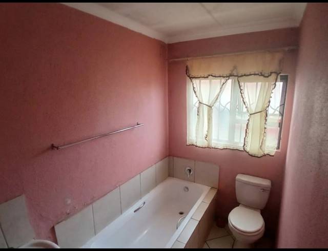 3 BEDROOM HOUSE FOR SALE IN EVATON WEST